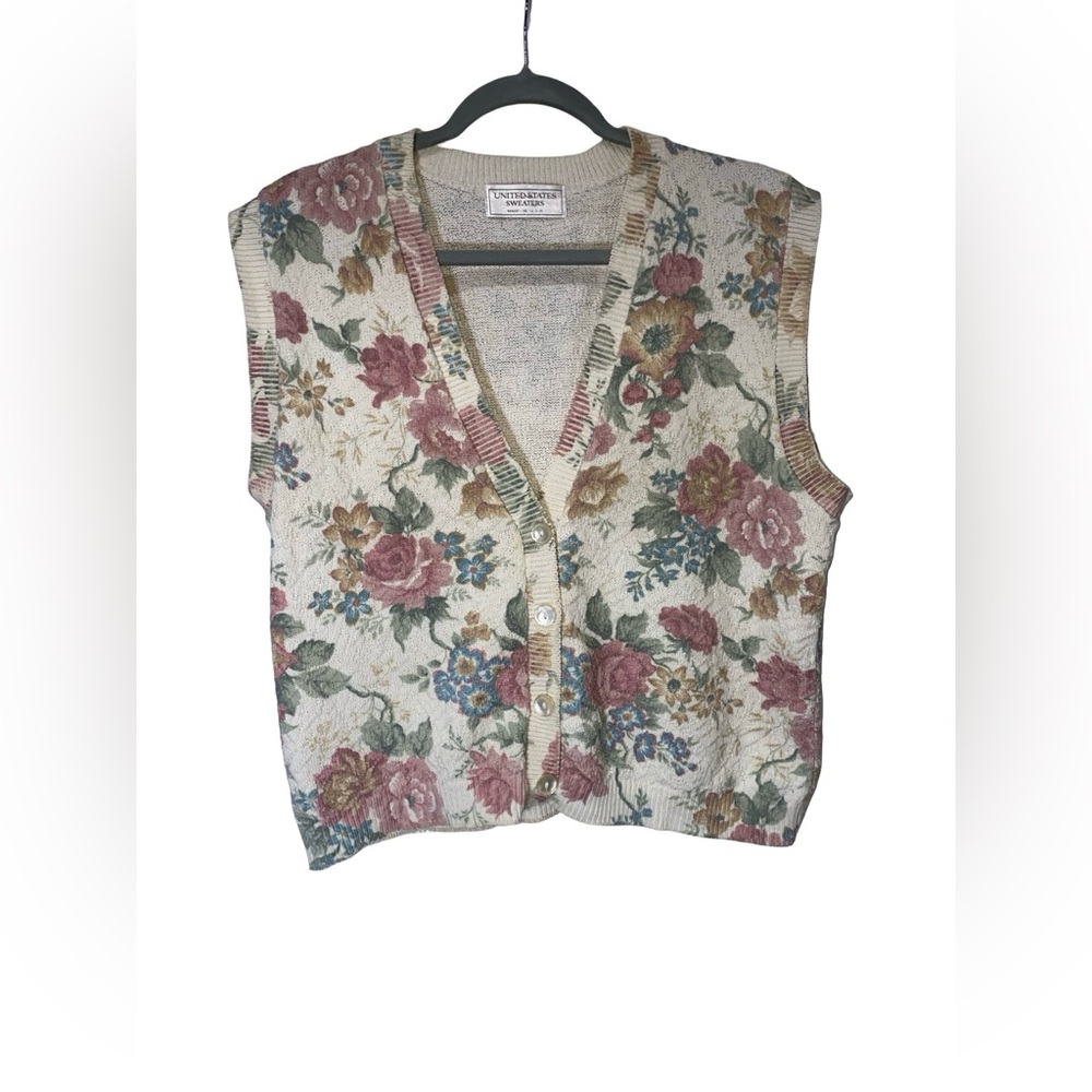 United States sweaters 90’s vintage statement floral knit vest size M cottage